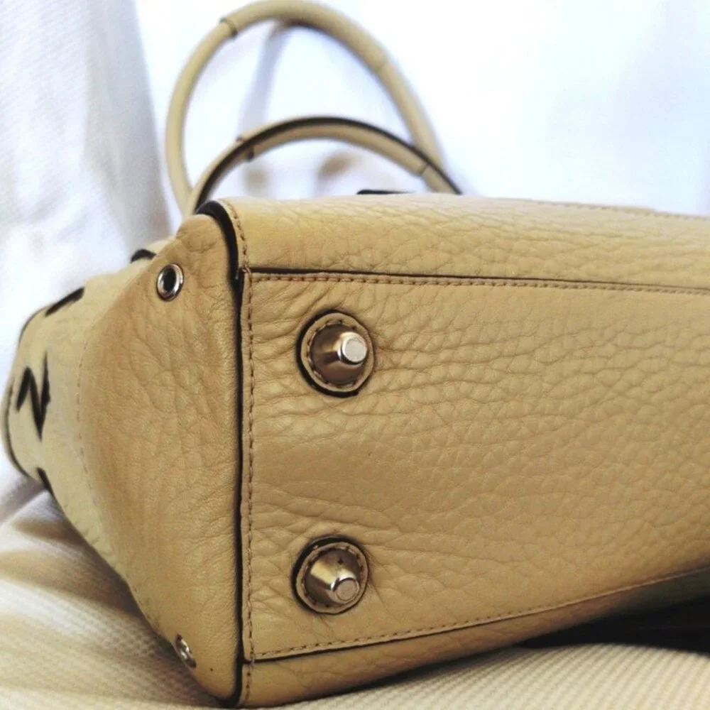 Coach Hamptons Pebbled Leather Medium Carryall Satchel in Sand/Silver, EUC - Picture 7 of 15